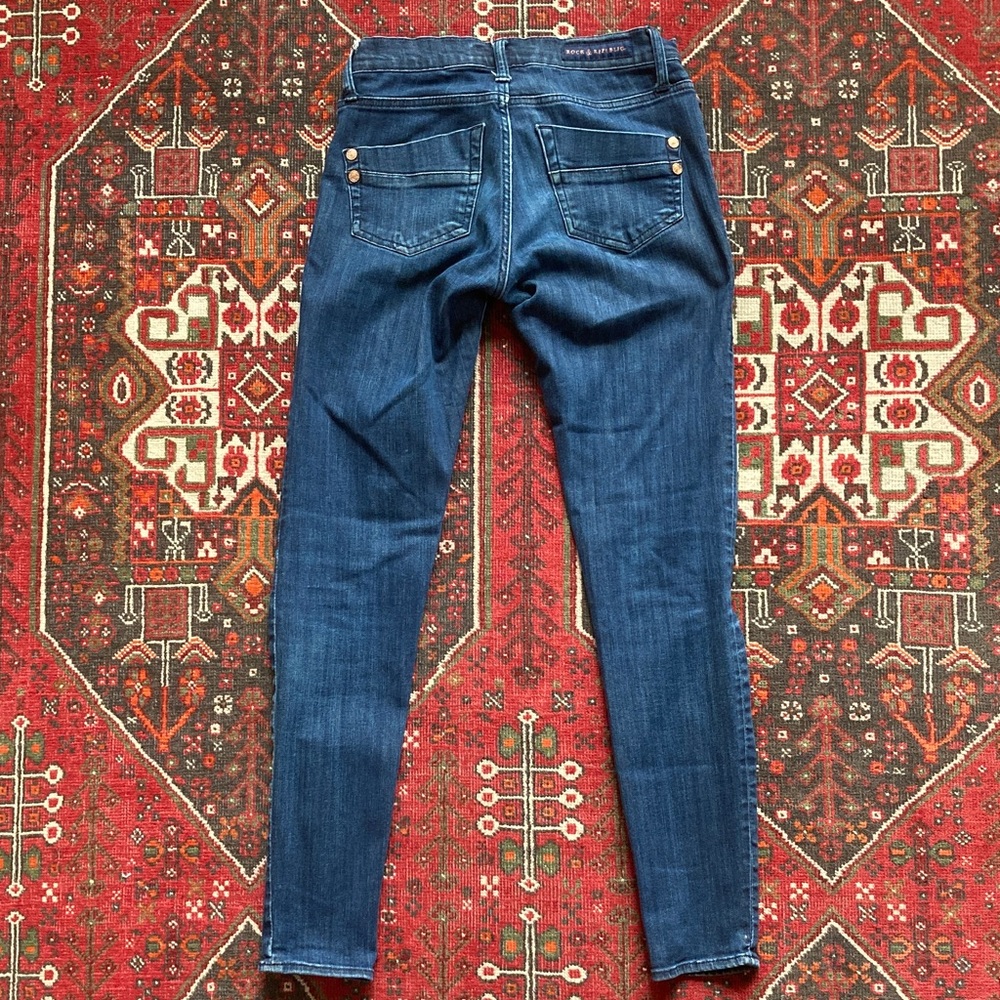 Rock & Republic Women's Blue denim Skinny Jeans stretch 4 - Picture 2 of 4